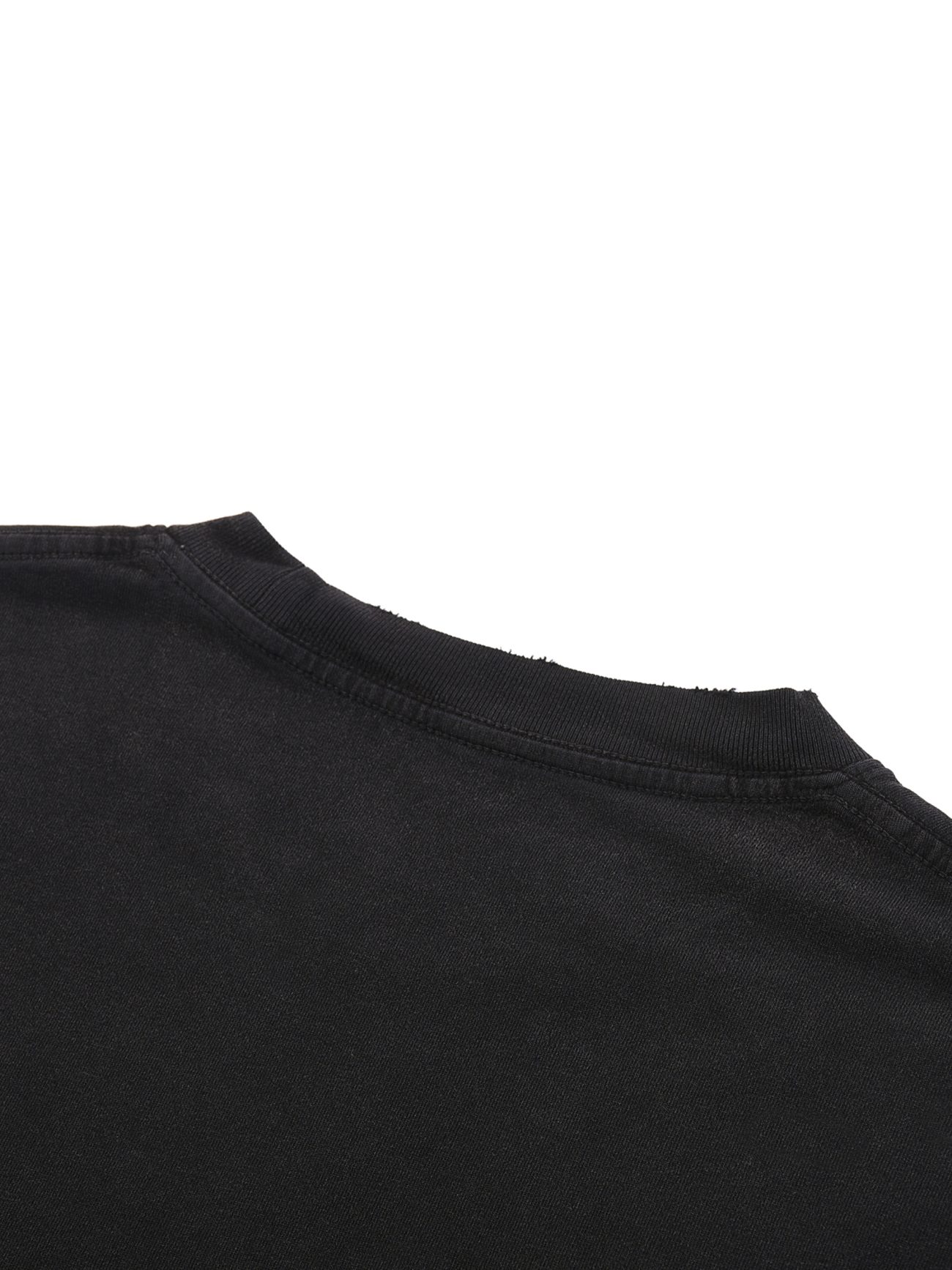 Close-up of the neckline and shoulder area of the Fusion Snow Washed Raw-Hem T-Shirt, highlighting its fabric texture and stitching. Ideal for those seeking affordable luxury, set against a crisp white background.
